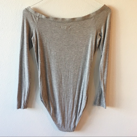 *SOLD* Hollister Off Shoulder Rib  Bodysuit - Picture 4 of 4